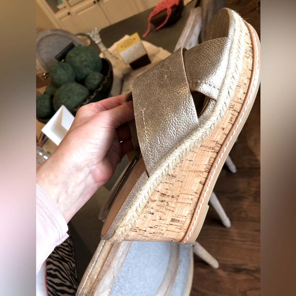 Espadrilles - Picture 2 of 4